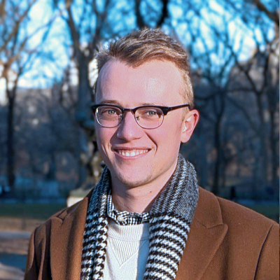 Alex Holz headshot