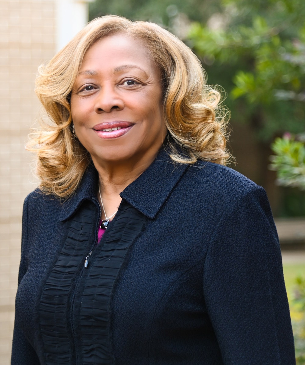 Saundra Glover